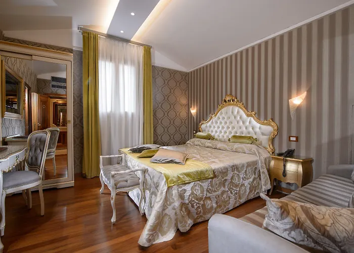 Отель Santa Marina 4*