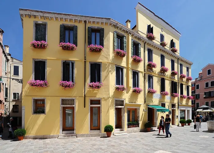 Ξενοδοχείο Santa Marina 4*